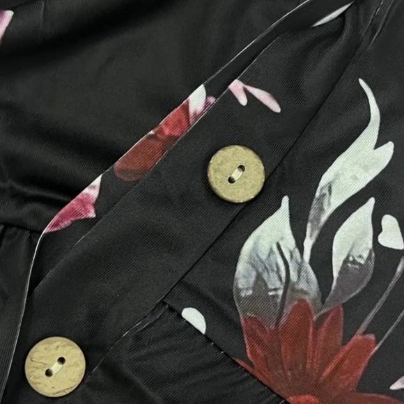 Floral Tank Top With Buttons - Picture 6 of 7